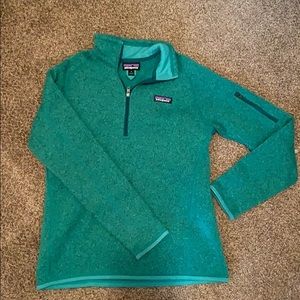 Green Patagonia quarter zip up